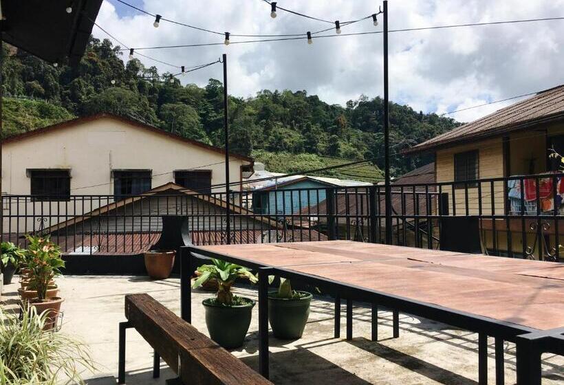 بنسيون Wogoxette Upstairs, A Private Kampung Stay In Cameron Highlands