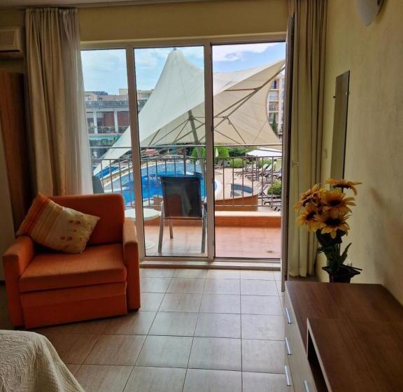Pool View Apartment, Sunny Beach Resort