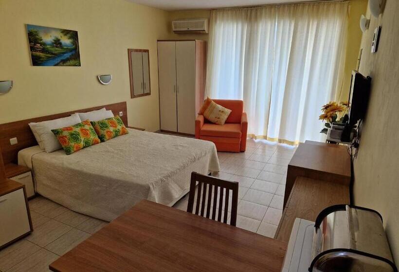 Pool View Apartment, Sunny Beach Resort