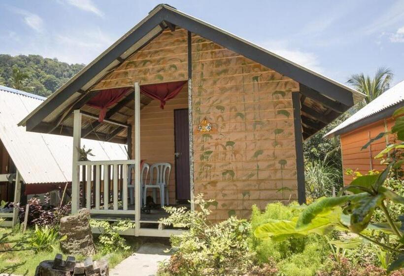 אתר נופש Beach Shack Chalet   Garden View Aframe Big Unit