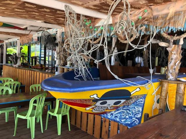 אתר נופש Beach Shack Chalet   Garden View Aframe Big Unit