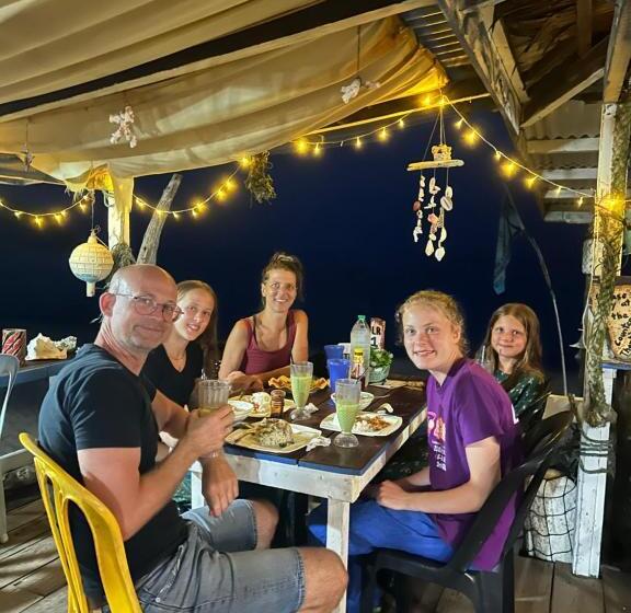 리조트 Beach Shack Chalet   Garden View Aframe Small Unit