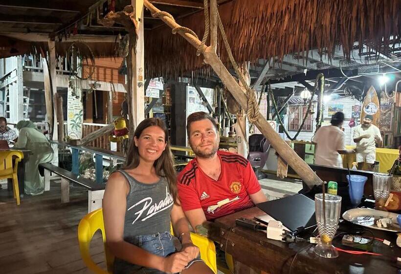 리조트 Beach Shack Chalet   Garden View Aframe Small Unit