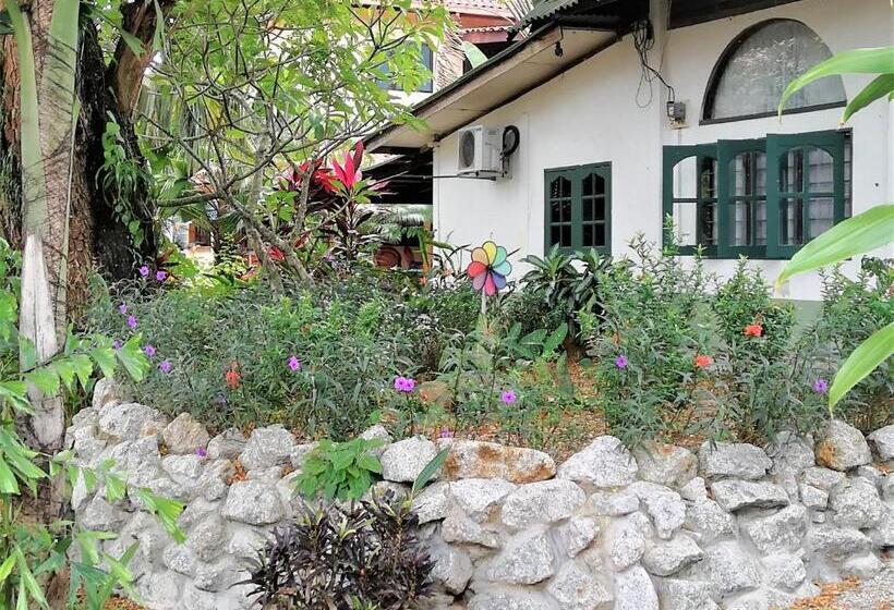 Sabandy House B&b