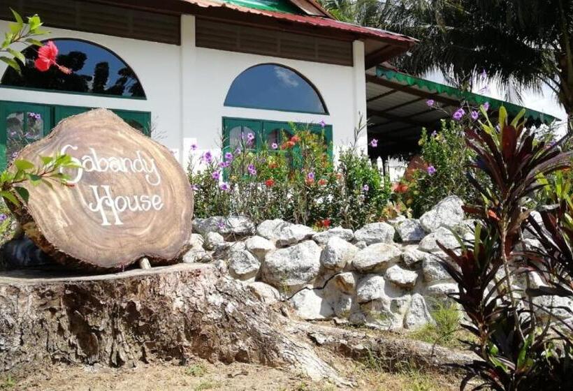 Sabandy House B&b