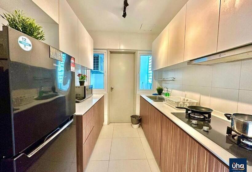 Seasons Luxury Apartment By Jk Home