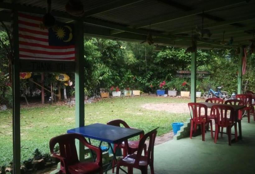 הוסטל Fatehah Inn