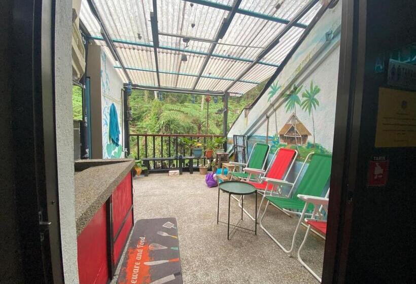 הוסטל Hikers Sleep Port Guesthouse