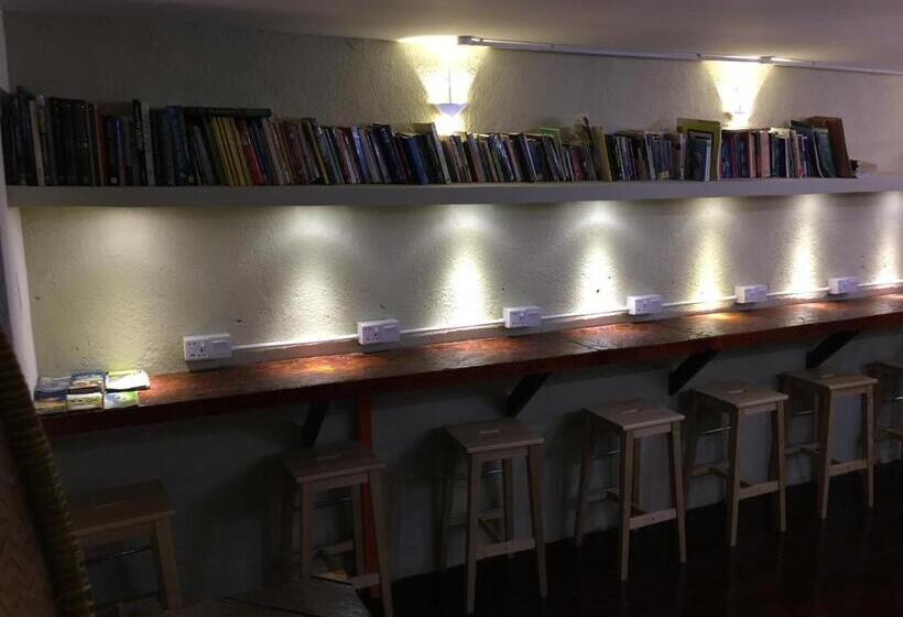 הוסטל Hikers Sleep Port Guesthouse