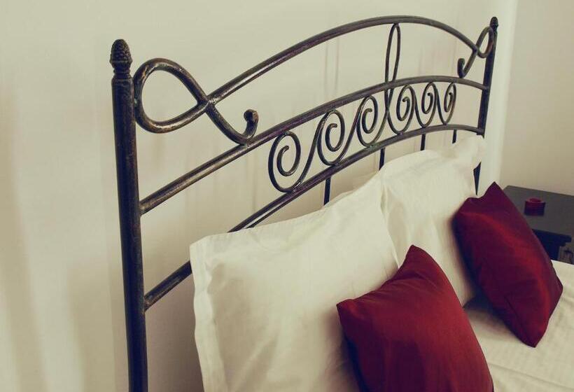 הוסטל Pensiunea Byblos