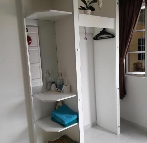 فندق صغير The Sofea Inn Transit Room Airport Kota Bharu