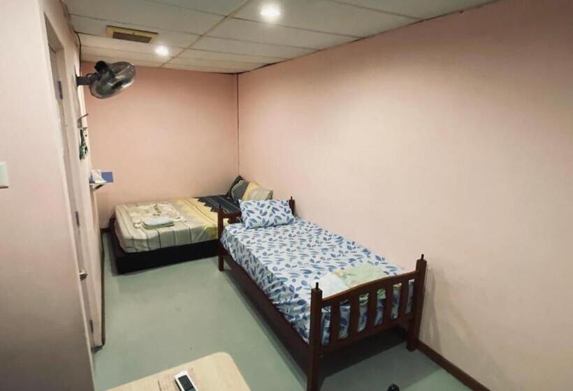 הוסטל Yy Residences