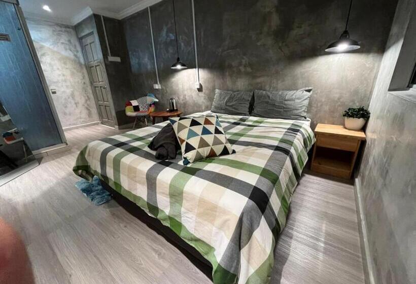 הוסטל Yy Residences