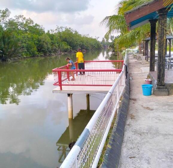 مبيت وإفطار Airport Kelantan Homestay & Transit