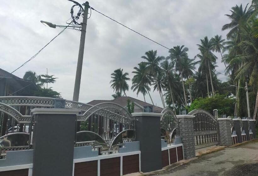 تختخواب و صبحانه Airport Kota Bharu Roomstay & Riverside Homestay