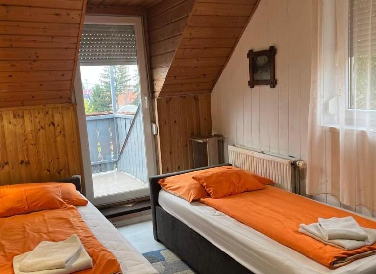 Bed and Breakfast Lenzl S Panzió