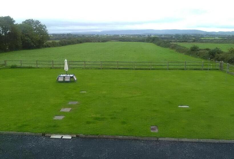 צימר Lisduvogue House