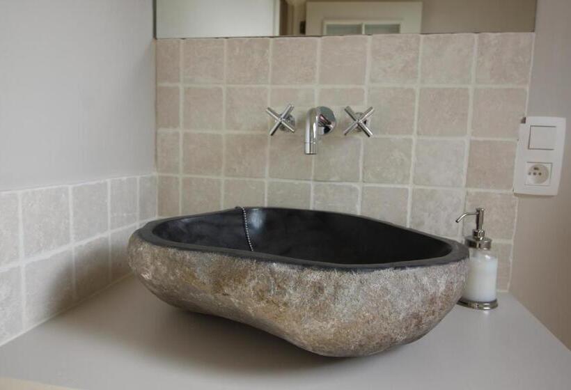 Bed and Breakfast Pitchounette