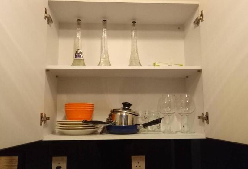 D Calton Seaview Apartment