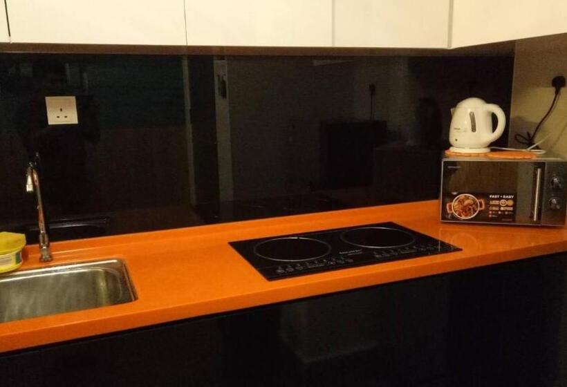 D Calton Seaview Apartment