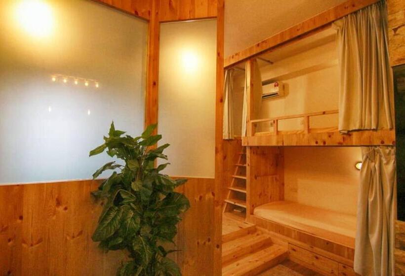 D Calton Seaview Apartment