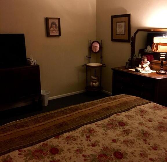 Dusty Boots Motel & Cafe