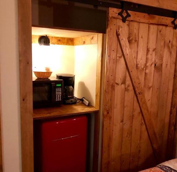 Dusty Boots Motel & Cafe