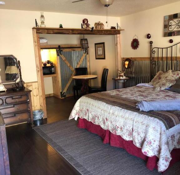 Dusty Boots Motel & Cafe