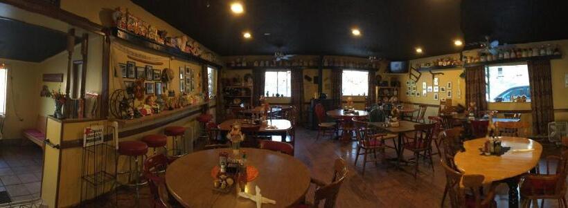 Dusty Boots Motel & Cafe