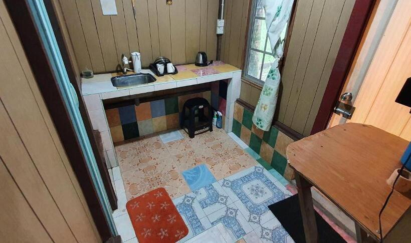 ホテル Chalet Kampong Semawar