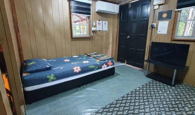 ホテル Chalet Kampong Semawar