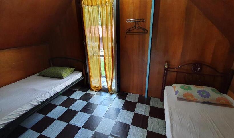 ホテル Chalet Kampong Semawar