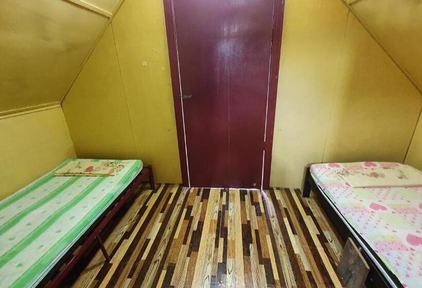 ホテル Chalet Kampong Semawar