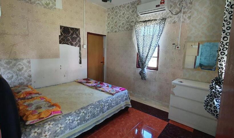 ホテル Chalet Kampong Semawar