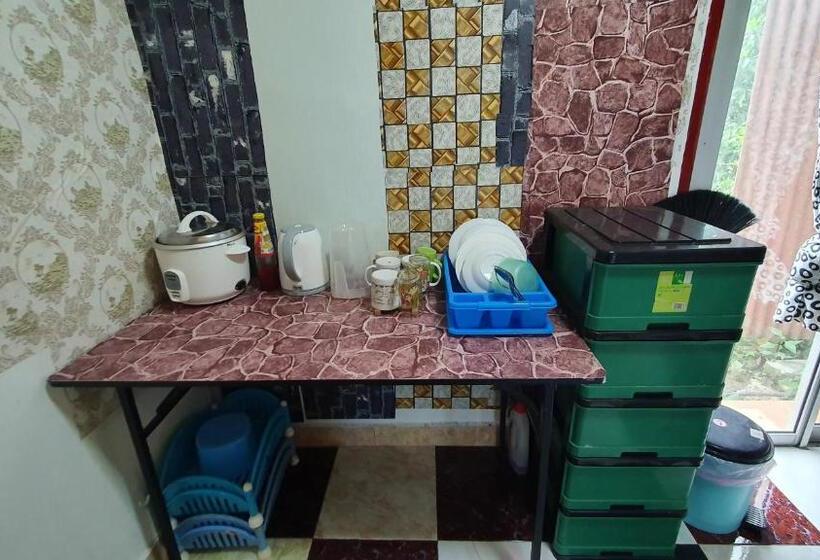 ホテル Chalet Kampong Semawar