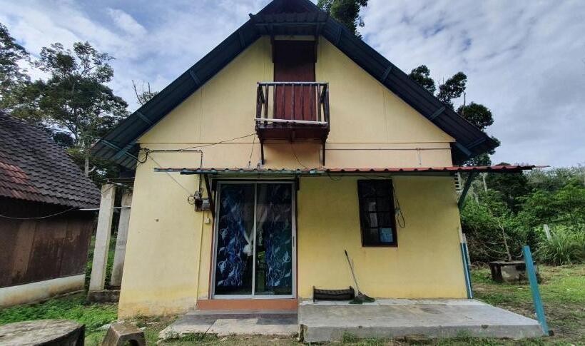 ホテル Chalet Kampong Semawar