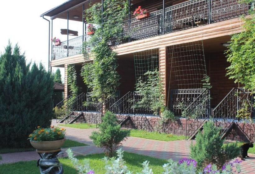 هتل Complex Mizh Triokh Ozer