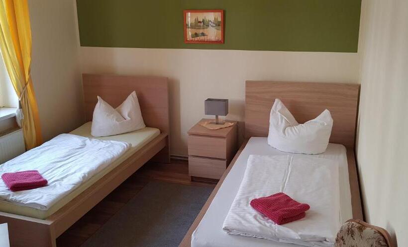 호텔 Garni Zum Löwen