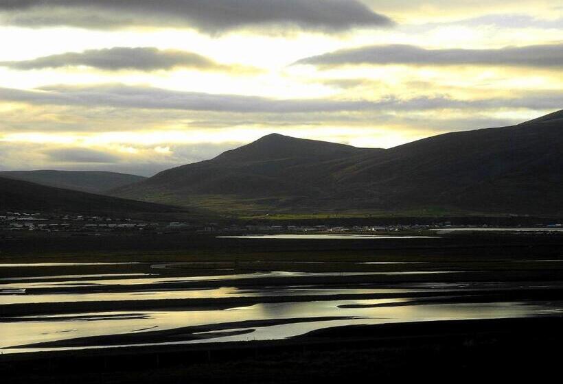 هتل Icelandhorsetours Helluland