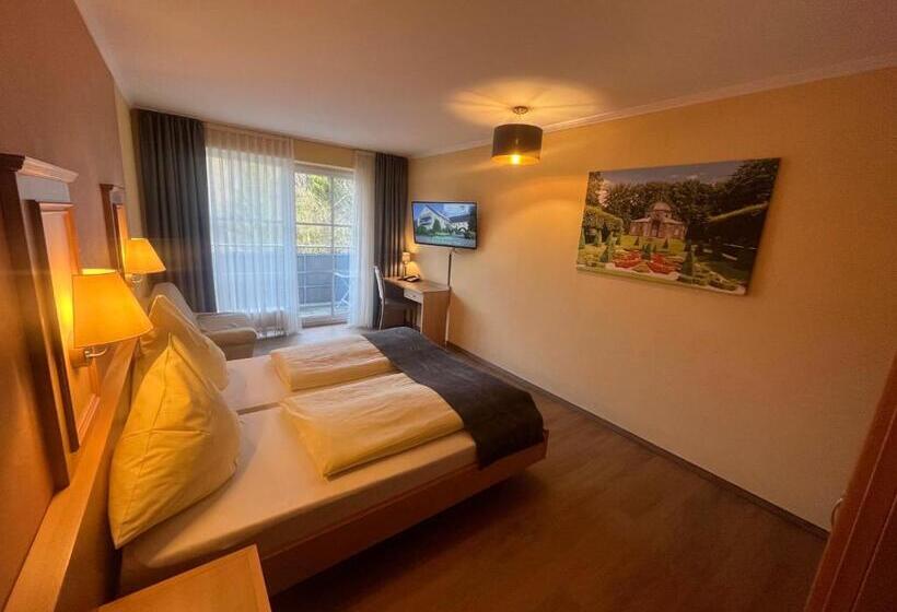 Отель Landhaus Schönfelder Hof