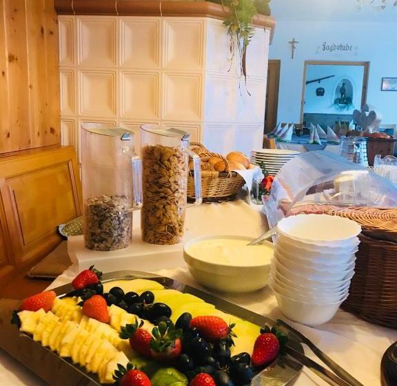 Отель Landhaus Schönfelder Hof