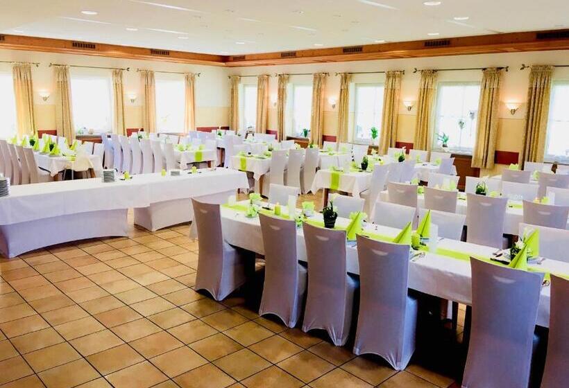 Отель Landhaus Schönfelder Hof