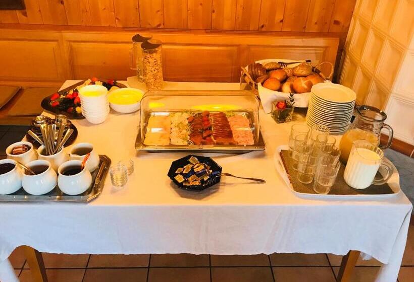 Отель Landhaus Schönfelder Hof