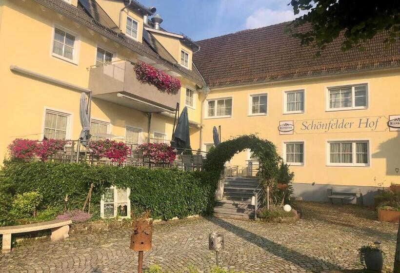 Отель Landhaus Schönfelder Hof