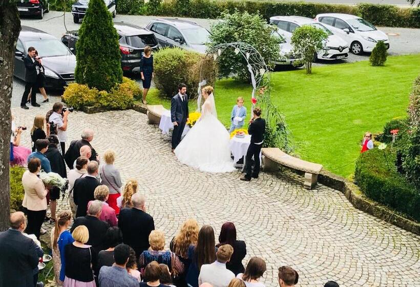 Отель Landhaus Schönfelder Hof