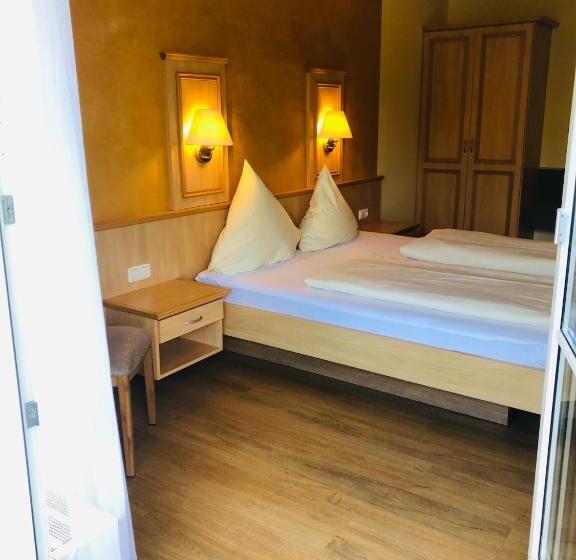 Отель Landhaus Schönfelder Hof