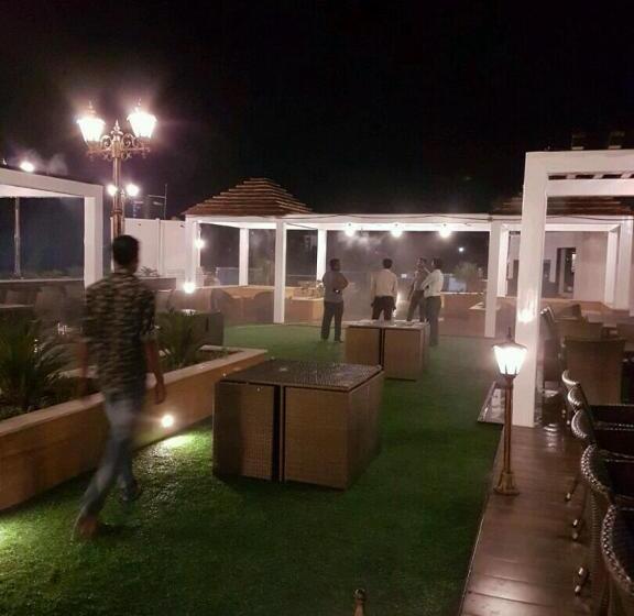 فندق Love Kush