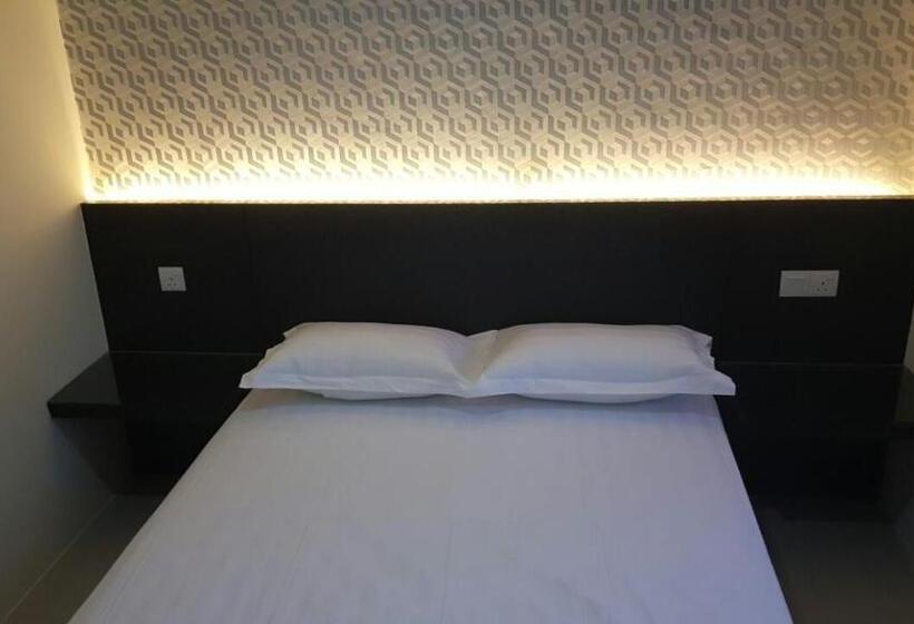 ホテル Pekan Auto City Budget