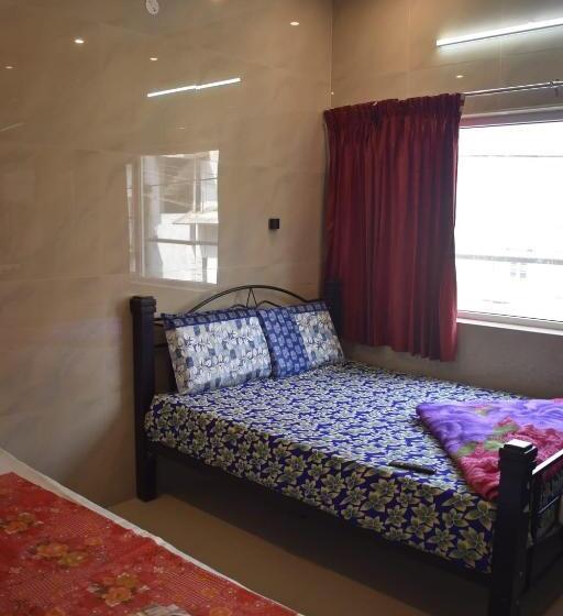 ホテル Sri Nandha Luxury Comforts