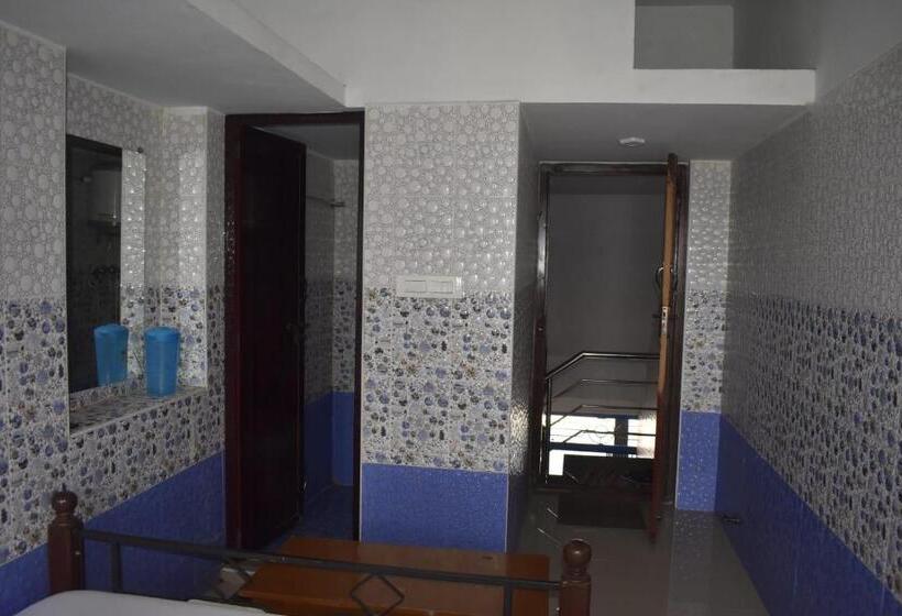 ホテル Sri Nandha Luxury Comforts